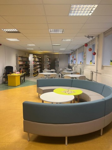 Bibliotēkas lasītava Mēness ielā